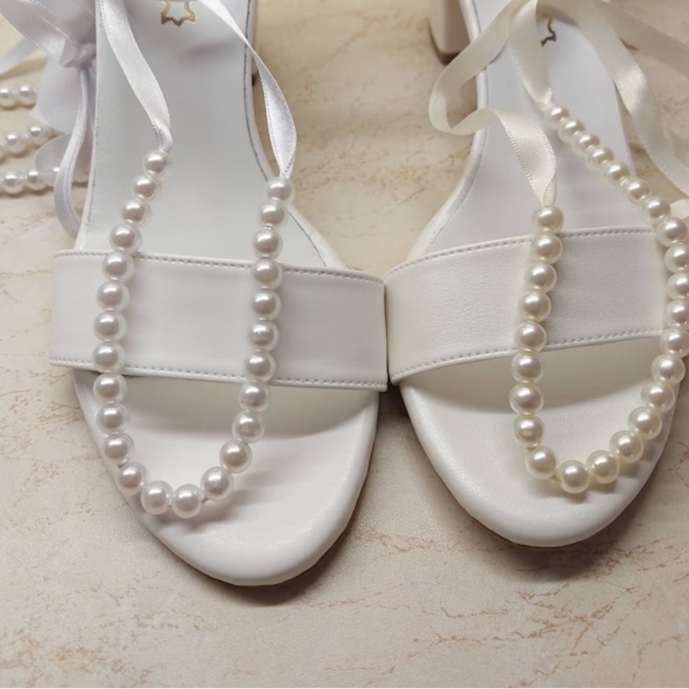 Pelino Pearl Bridal Sandal - Picture 7 of 7